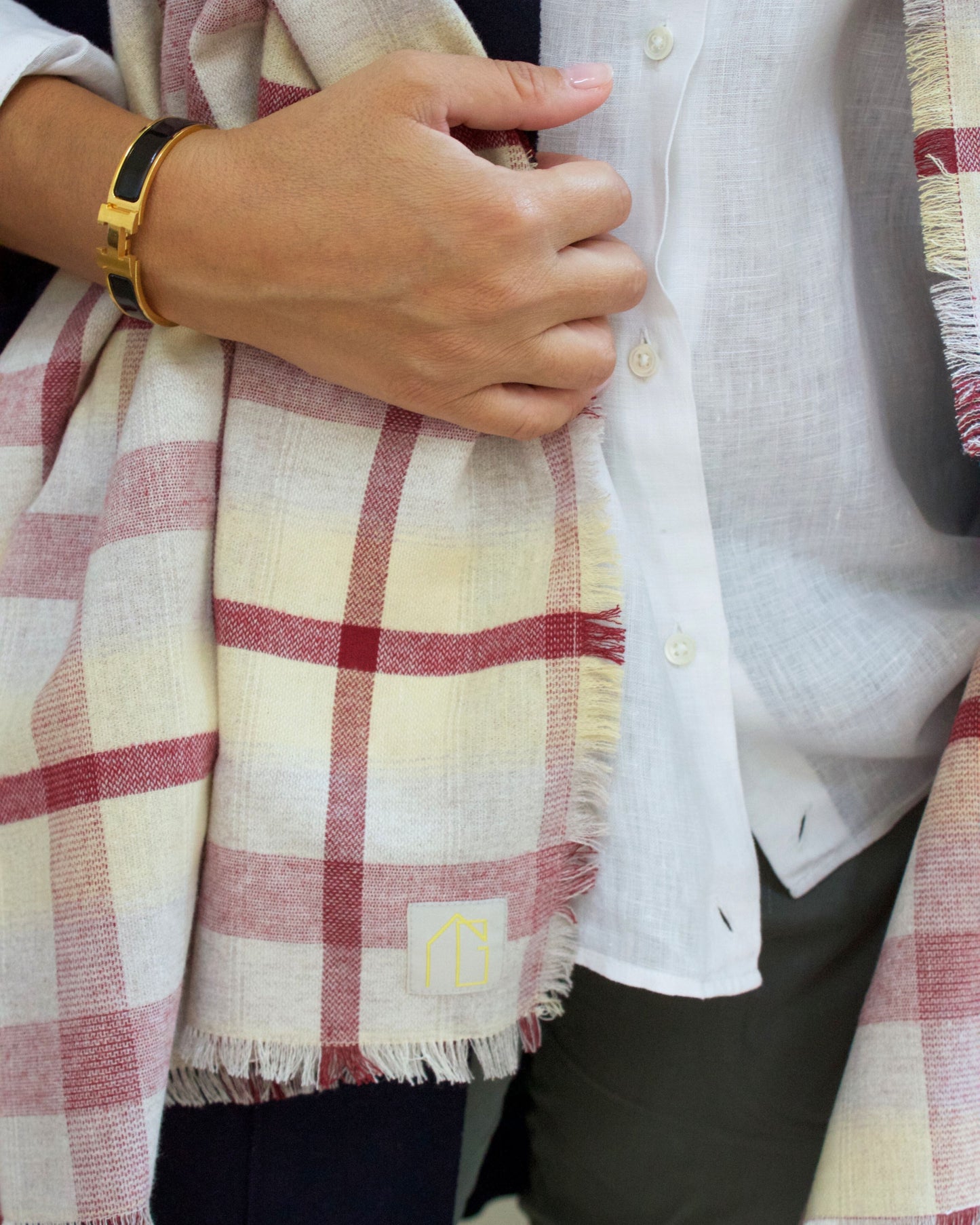 dettaglio tessuto tartan rosso